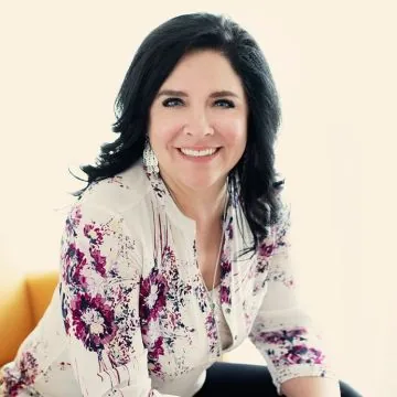 Vikki Miller headshot