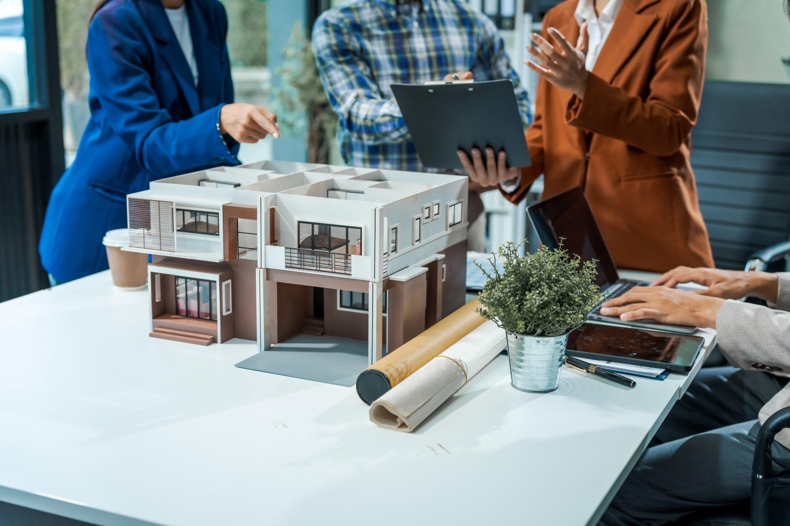 Design-Build vs. Hiring a Separate Architect and Builder: Which Saves You More in Boise?