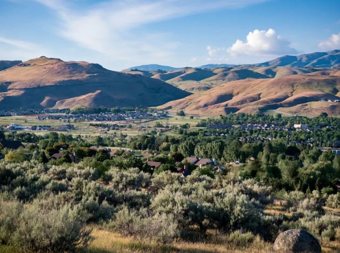 rural-town-in-mountain-landscape